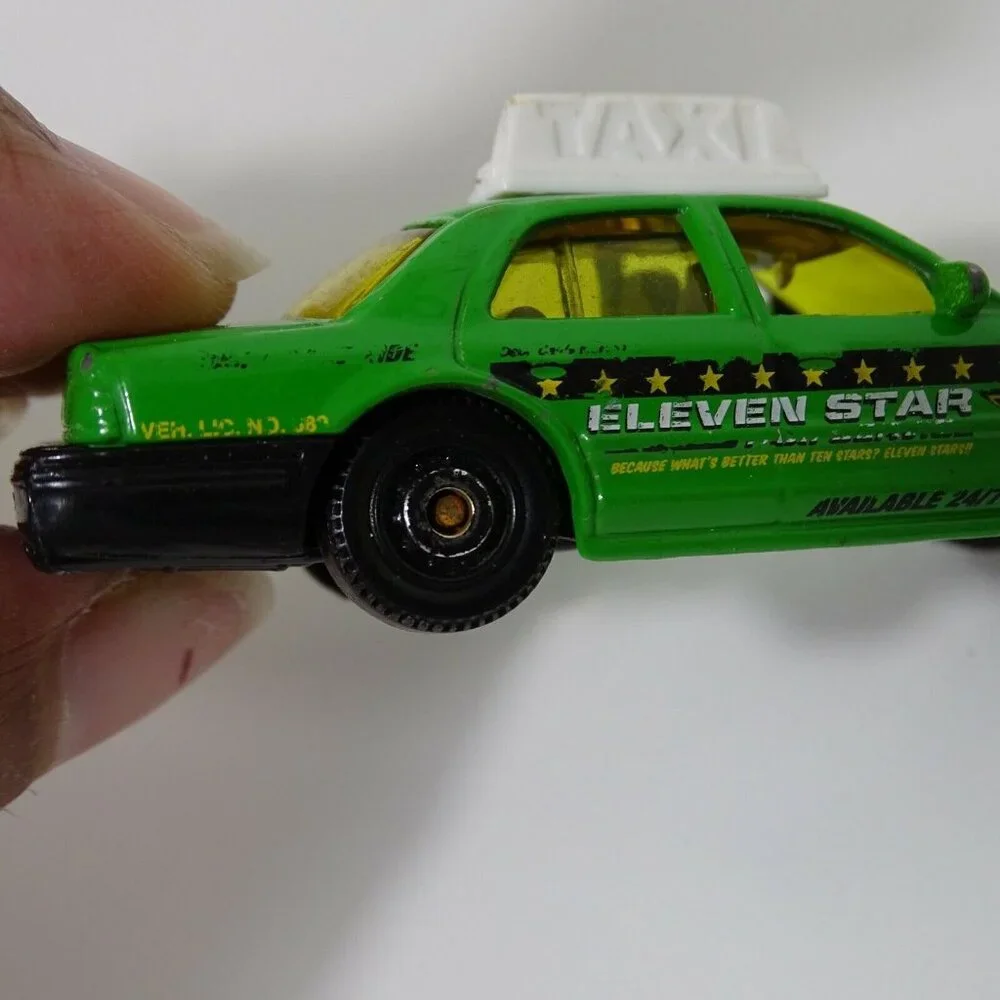 Mixed Lot of 13 Matchbox Vehicles Cars Bus Food Truck Equipment Taxi FLAWS